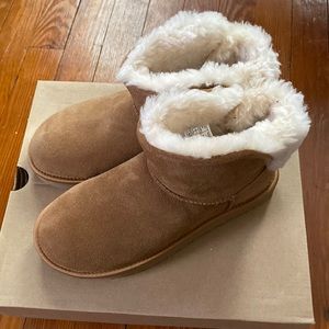 UGG women Size 7